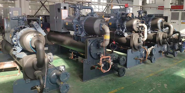 4台螺杆式冷水机厂家_发货广东深圳