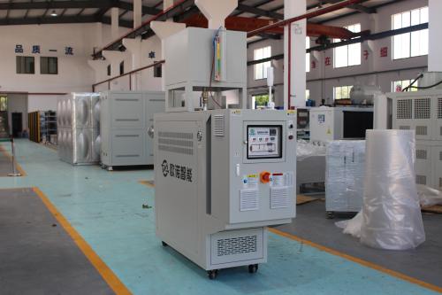 碳纤维高温油温机如何选择导热油